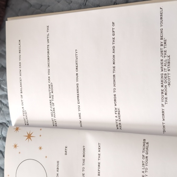 Moon cycle Guided Journal - Picture 5 of 5